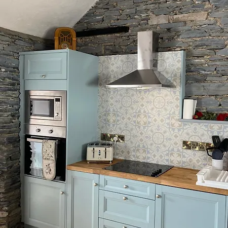 Teach Neil Mhanais Дом отдыха